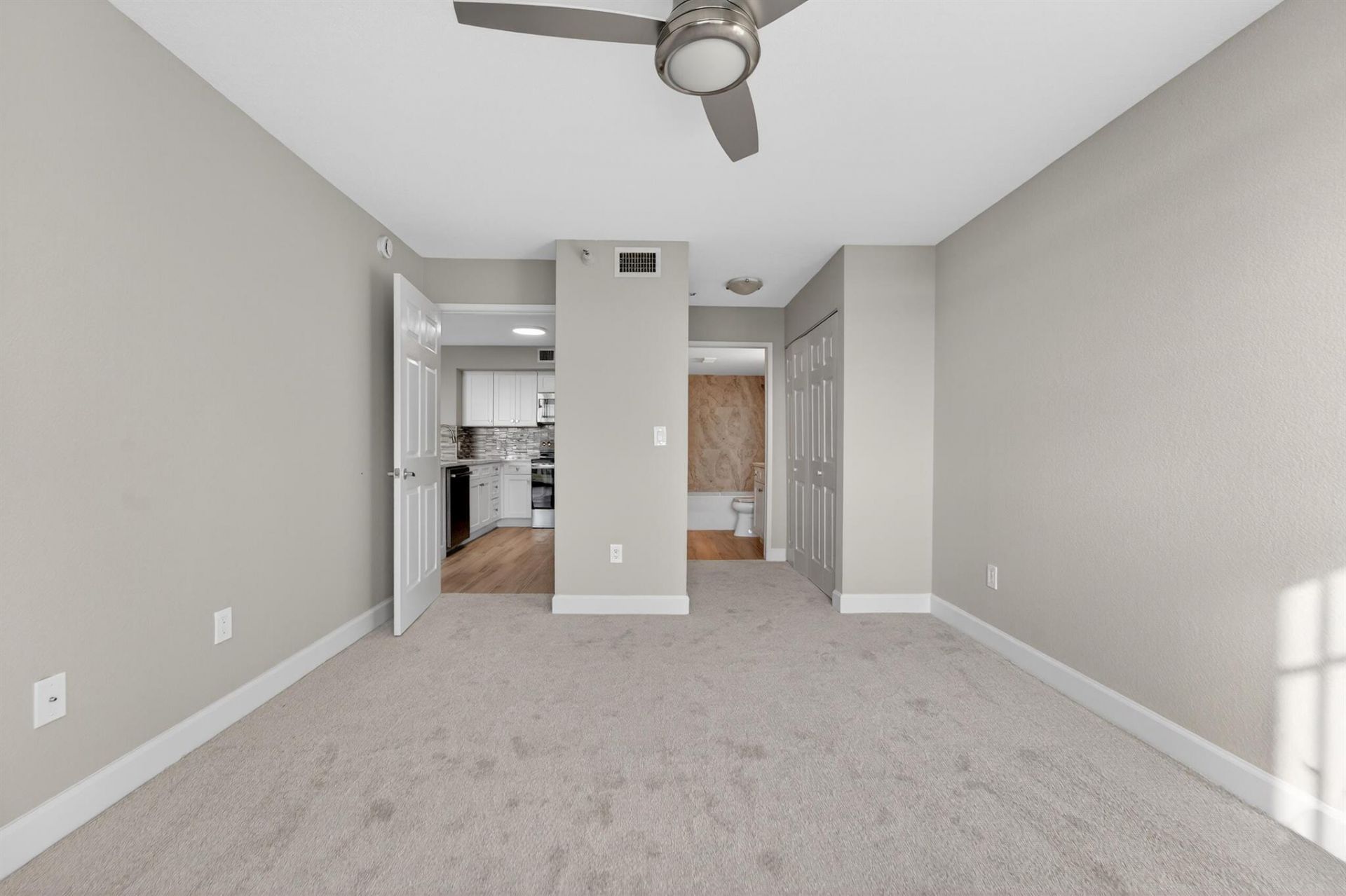 167 Yacht Club Way, Unit 104, Hypoluxo, FL 33462 Photo