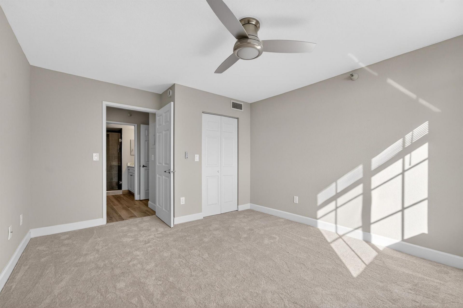 167 Yacht Club Way, Unit 104, Hypoluxo, FL 33462 Photo