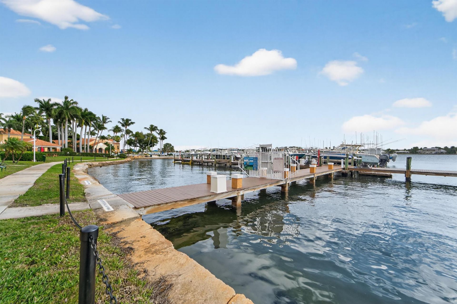 167 Yacht Club Way, Unit 104, Hypoluxo, FL 33462 Photo