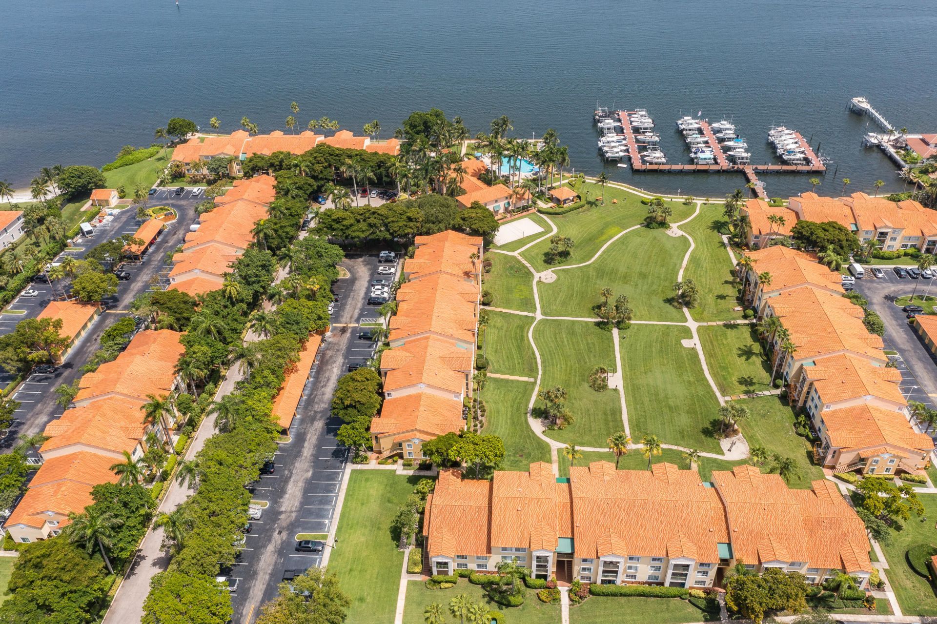 167 Yacht Club Way, Unit 104, Hypoluxo, FL 33462 Photo