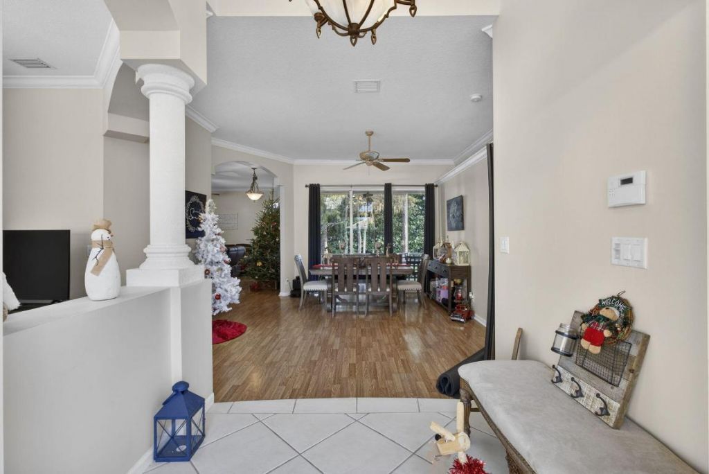 146 Fernwood Crescent, Royal Palm Beach, FL 33411 Photo