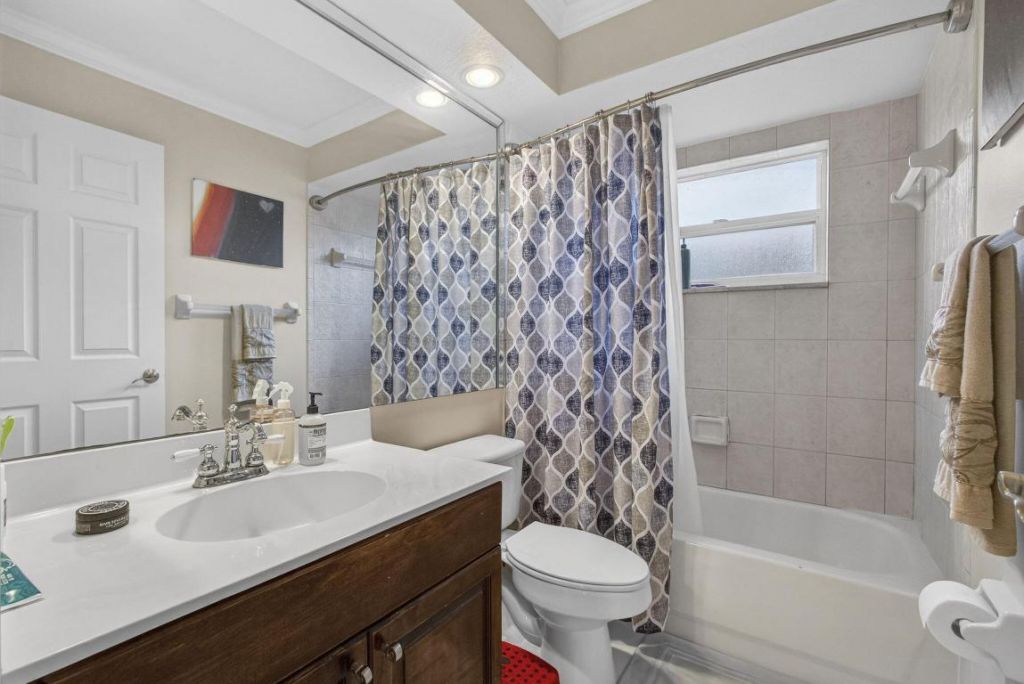 146 Fernwood Crescent, Royal Palm Beach, FL 33411 Photo