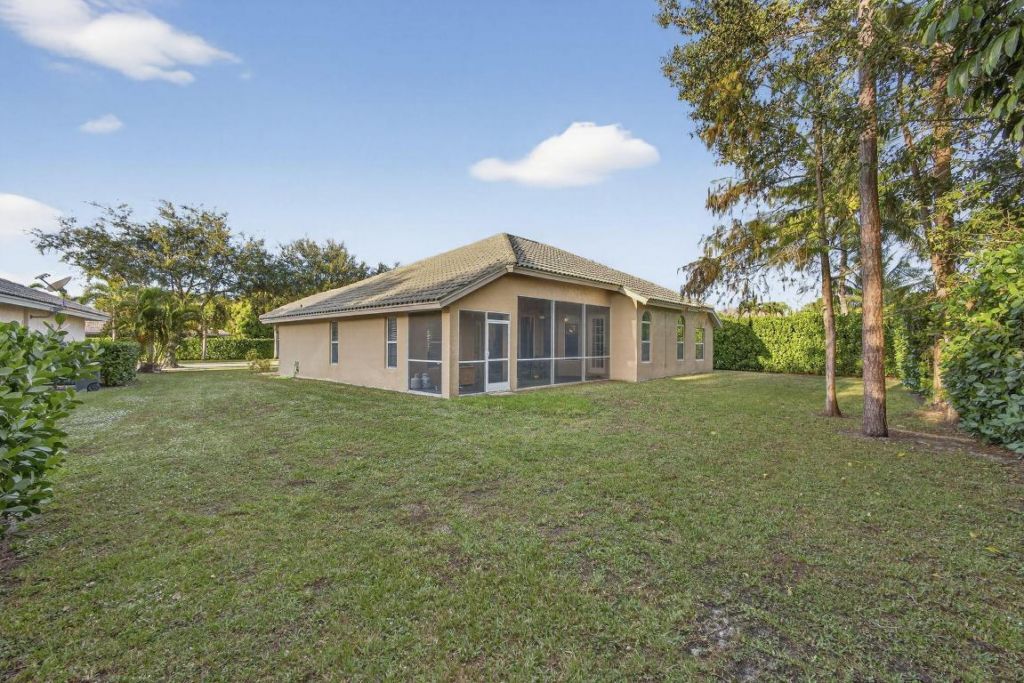 146 Fernwood Crescent, Royal Palm Beach, FL 33411 Photo