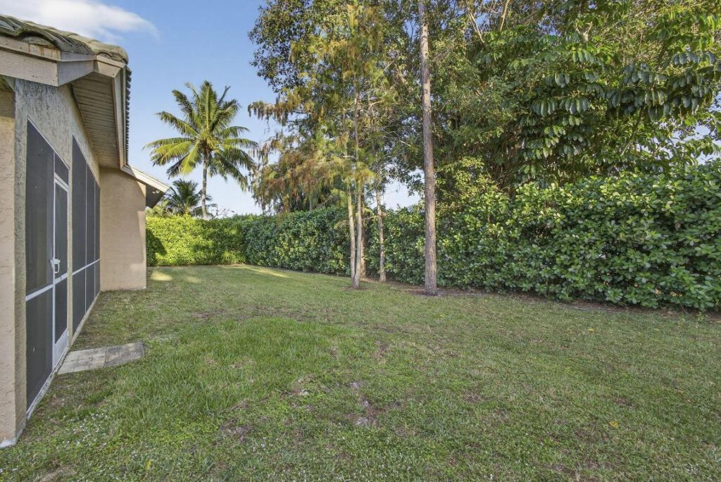 146 Fernwood Crescent, Royal Palm Beach, FL 33411 Photo