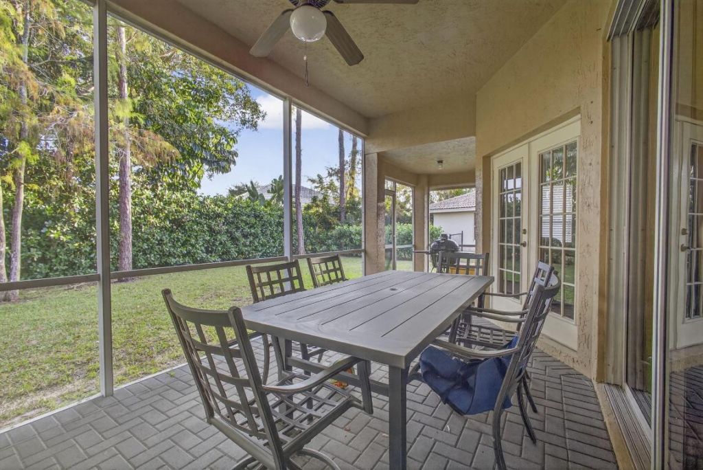 146 Fernwood Crescent, Royal Palm Beach, FL 33411 Photo