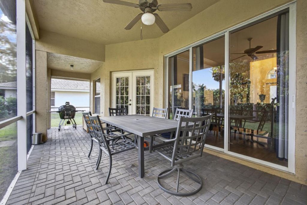 146 Fernwood Crescent, Royal Palm Beach, FL 33411 Photo