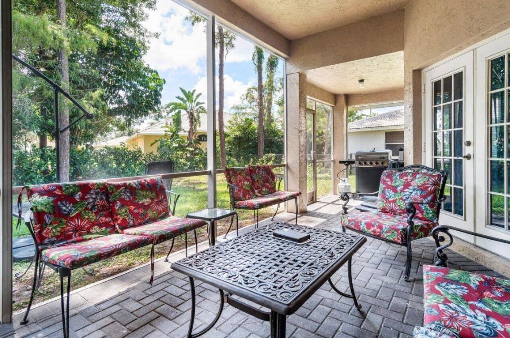 146 Fernwood Crescent, Royal Palm Beach, FL 33411 Photo