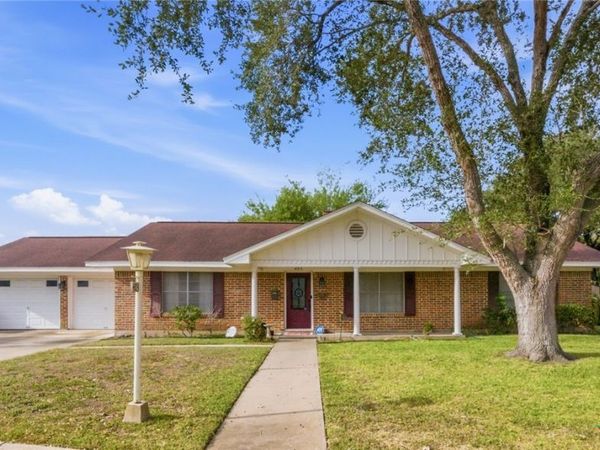 403 Salisbury Lane, Victoria, TX 77904