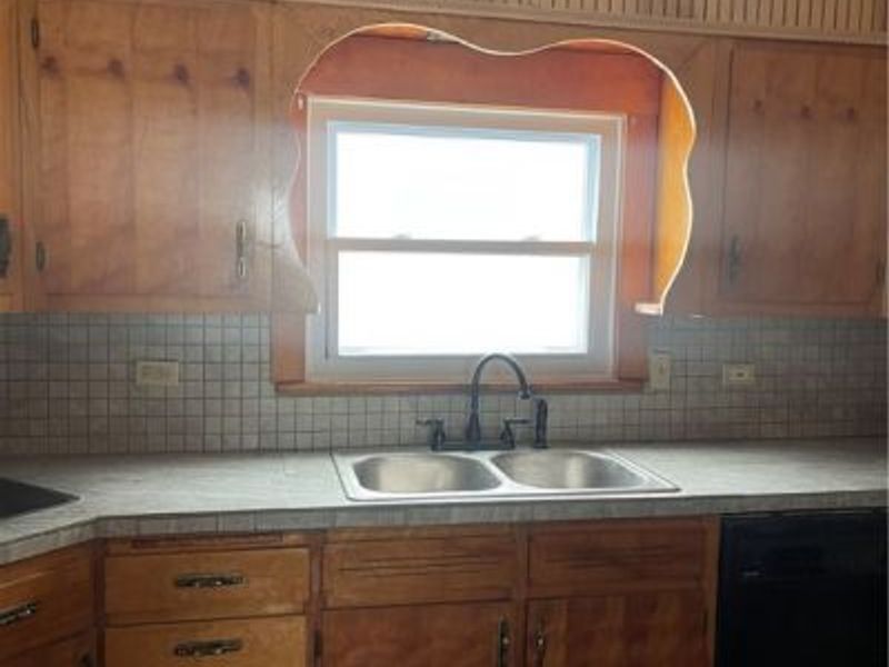 745 Maple Avenue, Conneaut, OH 44030 Photo 18