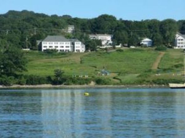 886 Commercial Street, Rockport, ME 04856