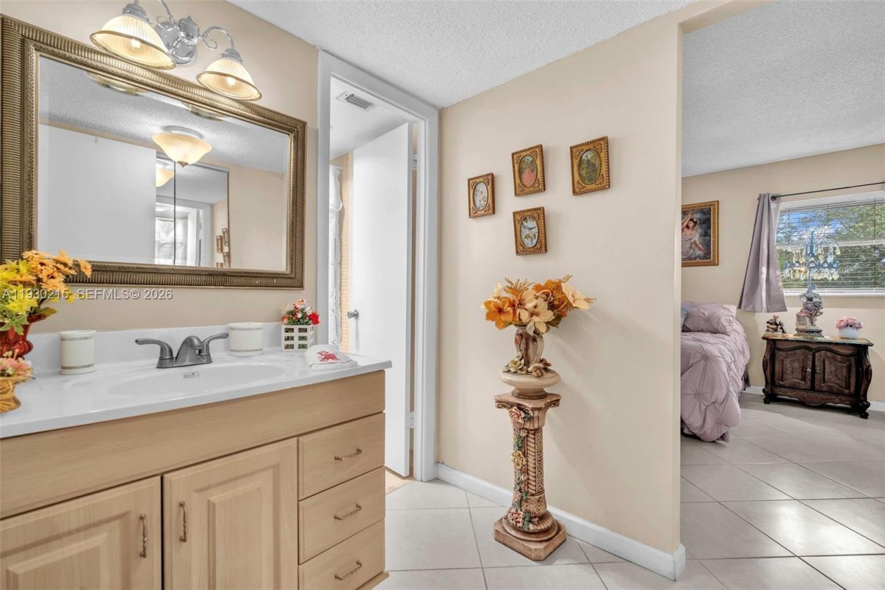 3100 Holiday Springs Blvd, Unit 304, Margate, FL 33063 Photo
