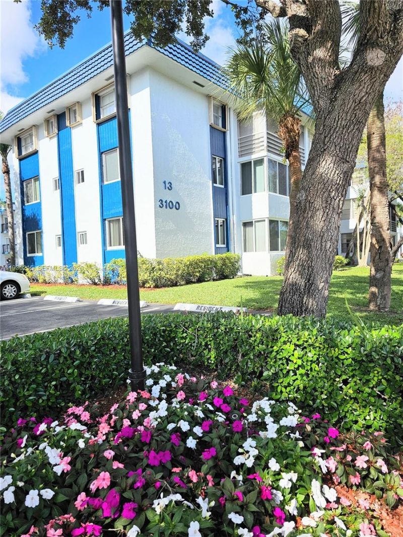 3100 Holiday Springs Blvd, Unit 304, Margate, FL 33063 Photo