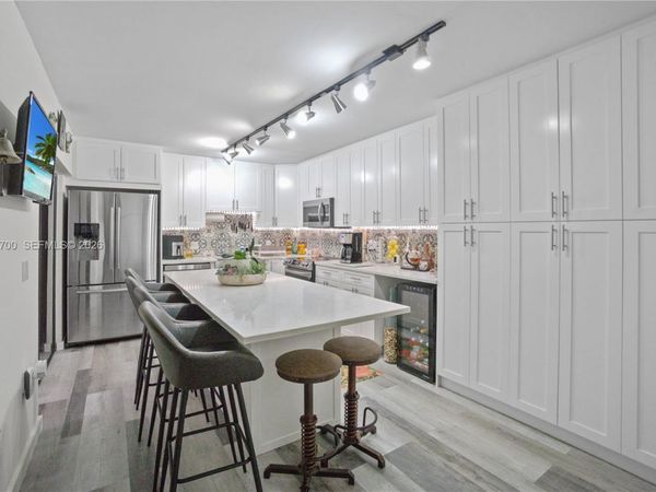 1003 10th Ter, Palm Beach Gardens, FL 33418