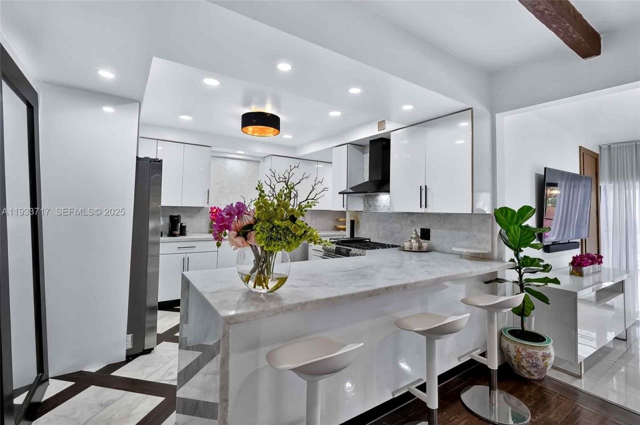 800 NE 97th St, Miami Shores, FL 33138 Photo