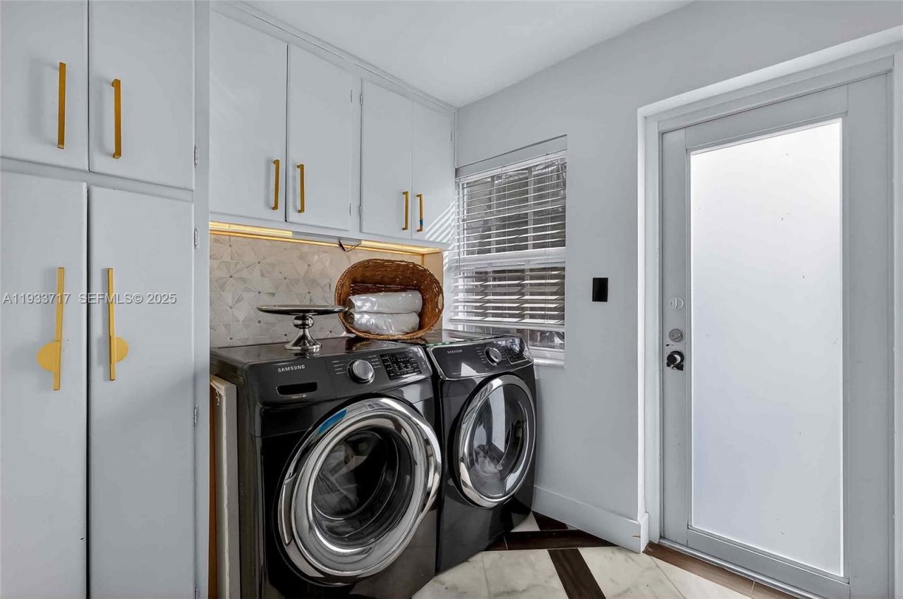800 NE 97th St, Miami Shores, FL 33138 Photo