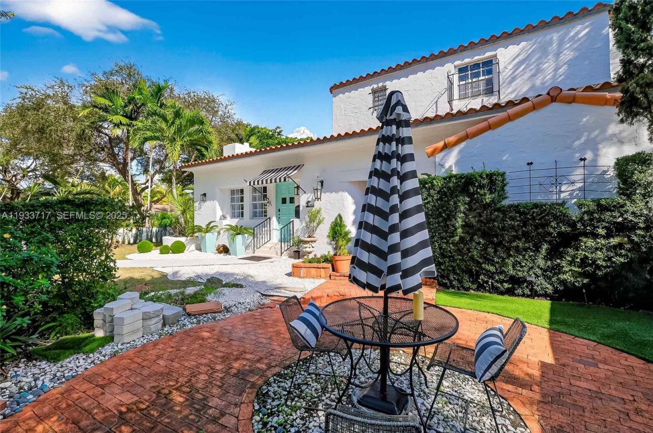 800 NE 97th St, Miami Shores, FL 33138 Photo
