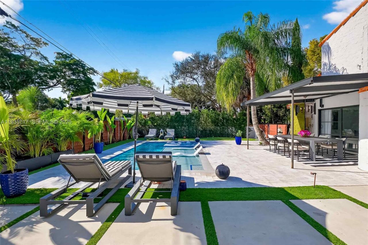 800 NE 97th St, Miami Shores, FL 33138 Photo