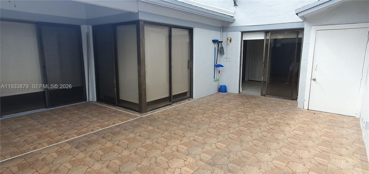 6702 SW 152nd Pl, Unit 28-02, Miami, FL 33193 Photo