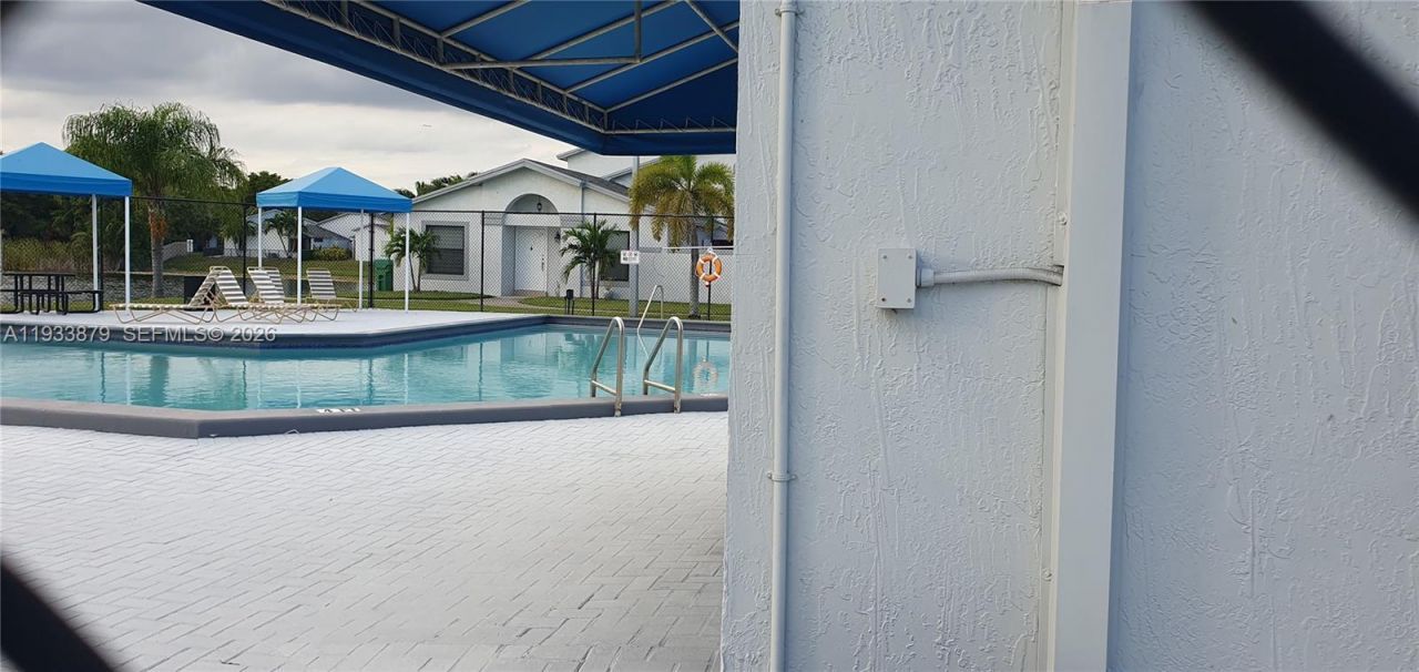 6702 SW 152nd Pl, Unit 28-02, Miami, FL 33193 Photo