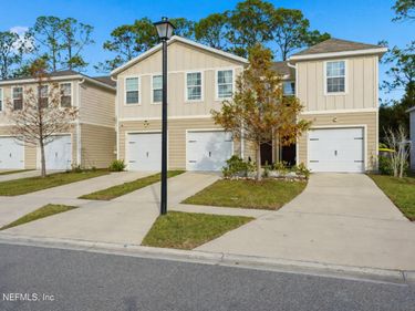 5935 CREEKSIDE CROSSING Drive, Jacksonville, FL 32210