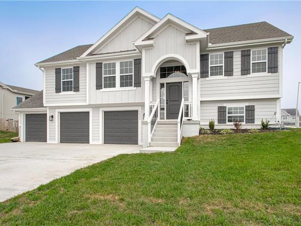 6009 NE 118th Street, Kansas City, MO 64156