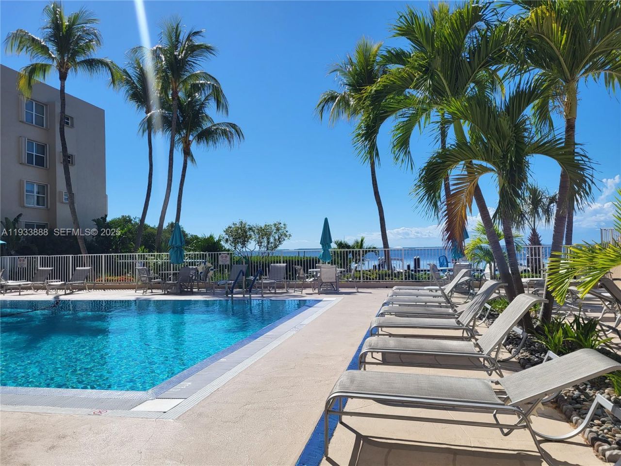 88500 Overseas Hwy, Unit 301, Tavernier, FL 33070 Photo