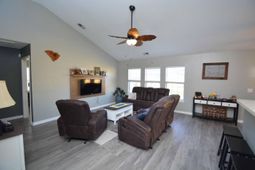 1306 Bradley Daniel Boulevard photo 4