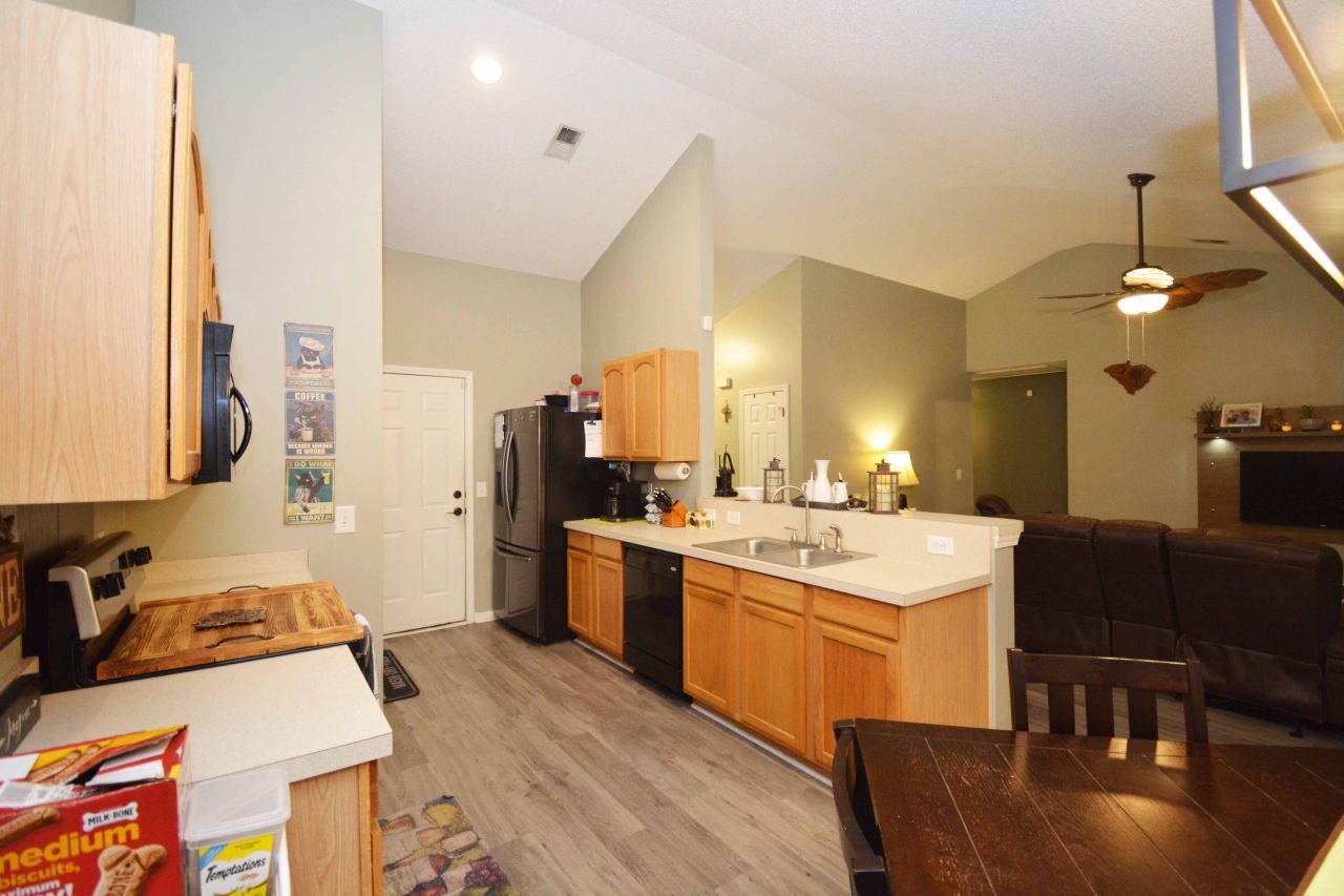 1306 Bradley Daniel Boulevard Photo 9