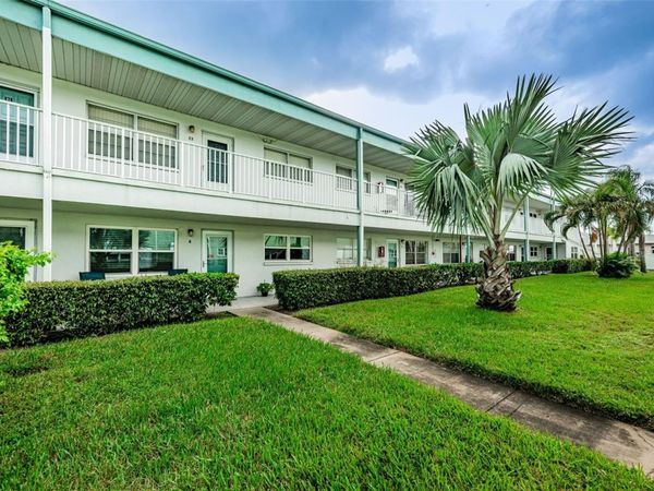 5267 81ST STREET N, Unit 8, ST PETERSBURG, FL 33709