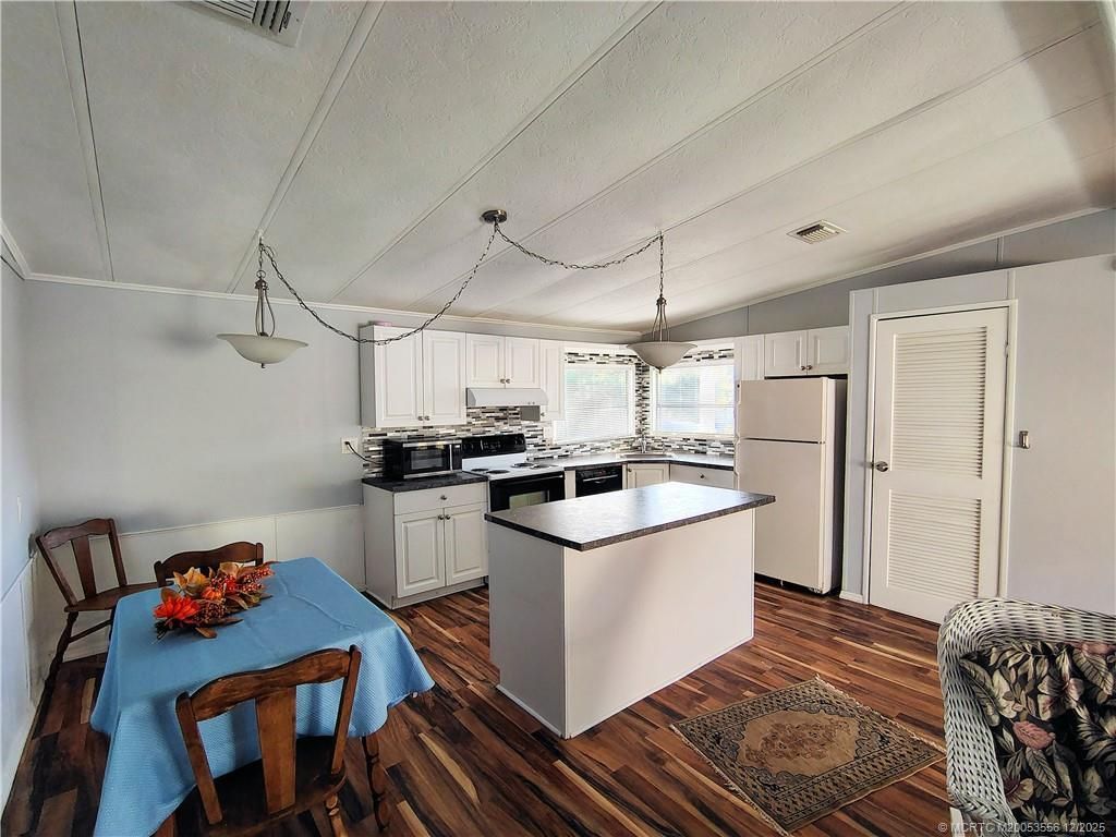 2581 SW Pontiac Place, Stuart, FL 34997 Photo