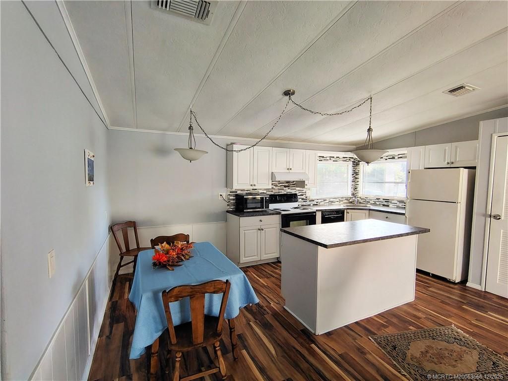 2581 SW Pontiac Place, Stuart, FL 34997 Photo