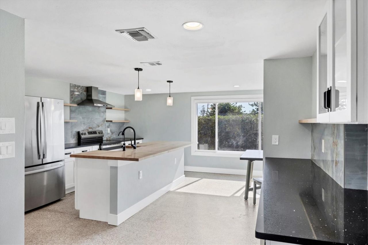 1073 Alston Lane, Englewood, FL 34223 Photo