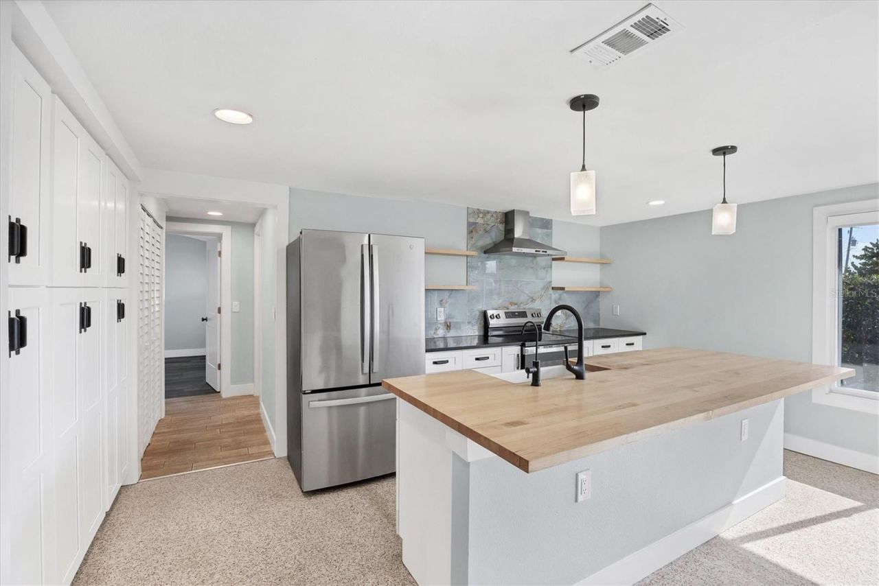 1073 Alston Lane, Englewood, FL 34223 Photo
