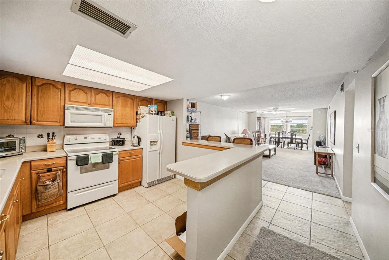 801 83rd Avenue N, Unit 415, Saint Petersburg, FL 33702 Photo