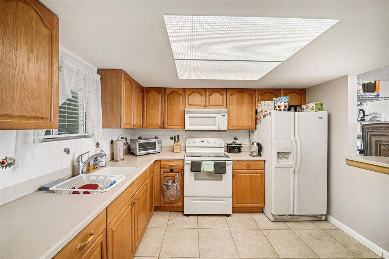 801 83rd Avenue N, Unit 415, Saint Petersburg, FL 33702 Photo