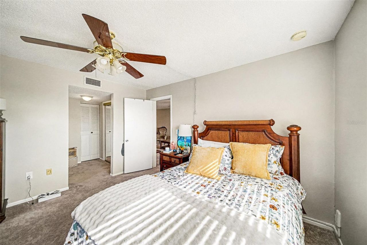 801 83rd Avenue N, Unit 415, Saint Petersburg, FL 33702 Photo