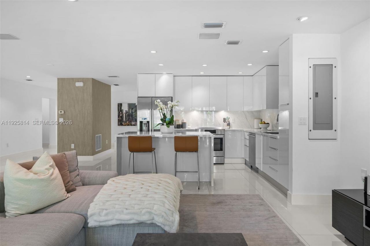 45 SW 19th Rd, Miami, FL 33129 Photo