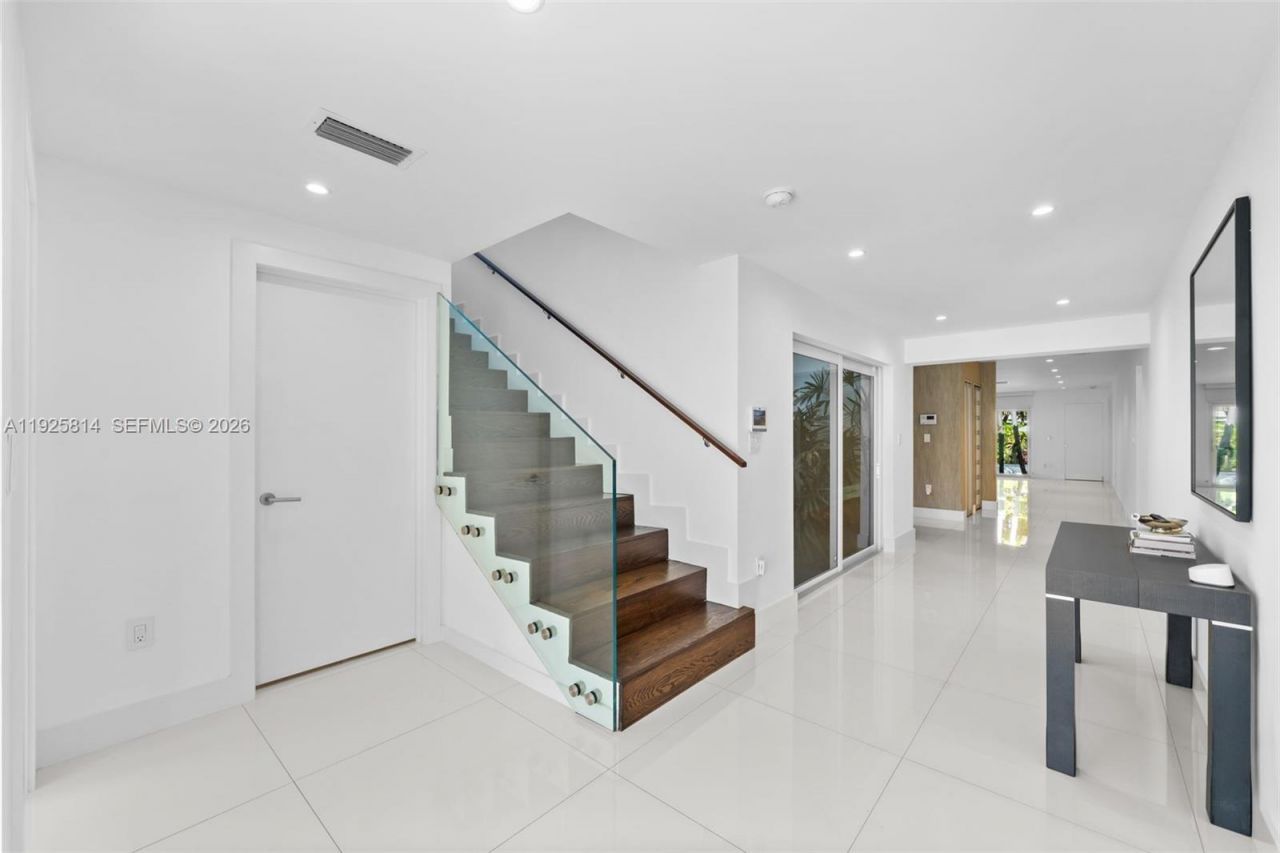 45 SW 19th Rd, Miami, FL 33129 Photo