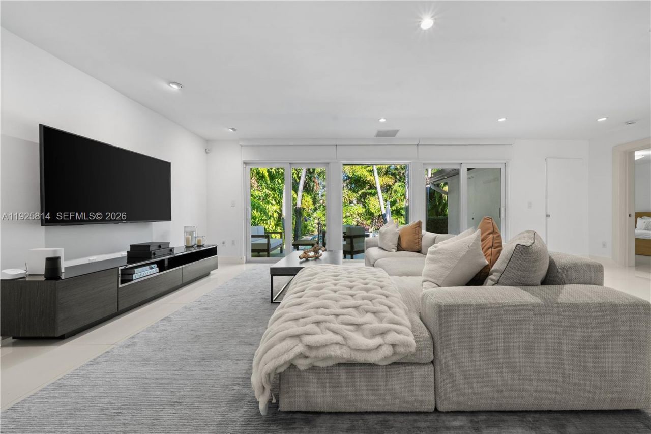 45 SW 19th Rd, Miami, FL 33129 Photo