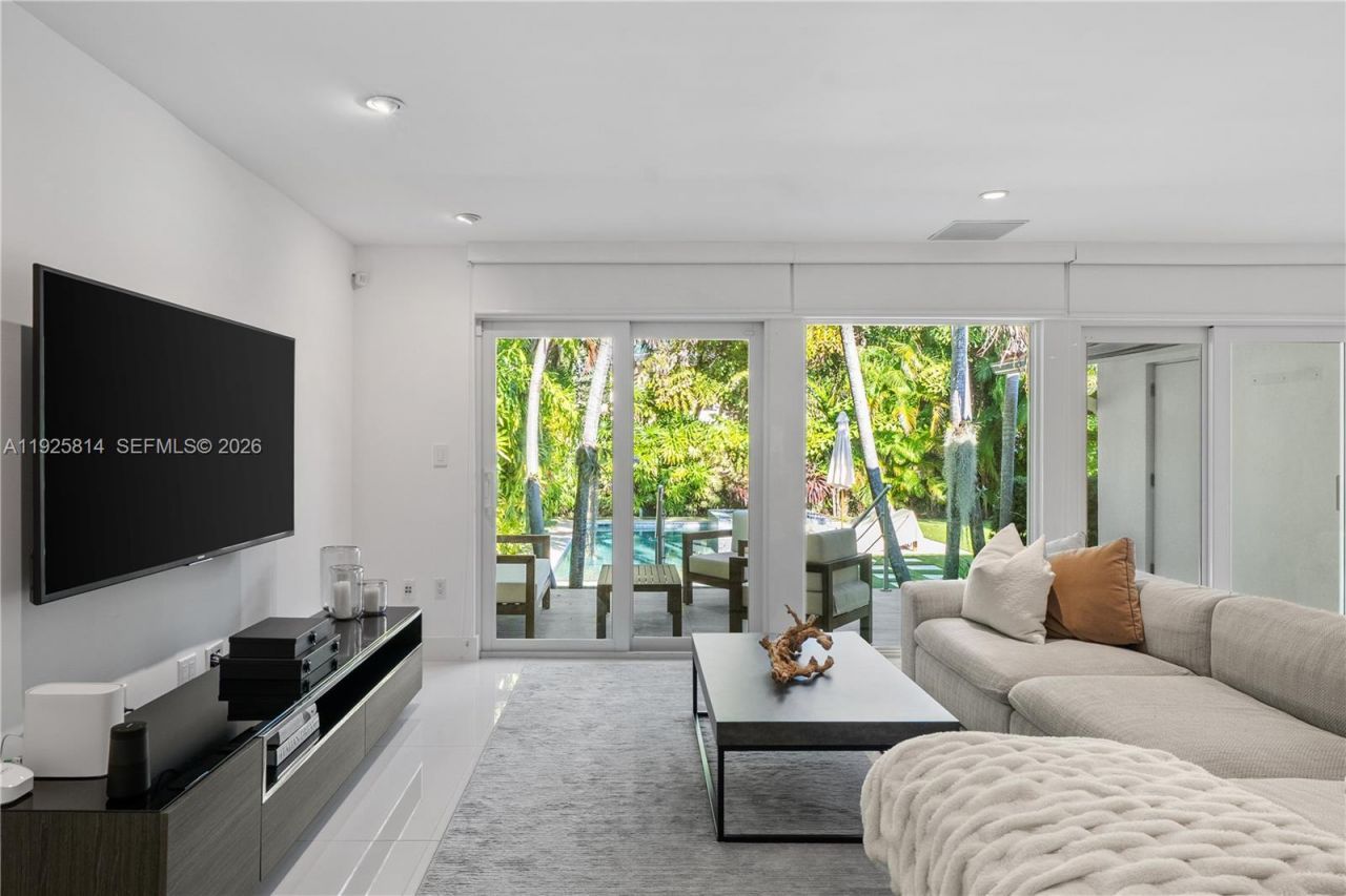 45 SW 19th Rd, Miami, FL 33129 Photo