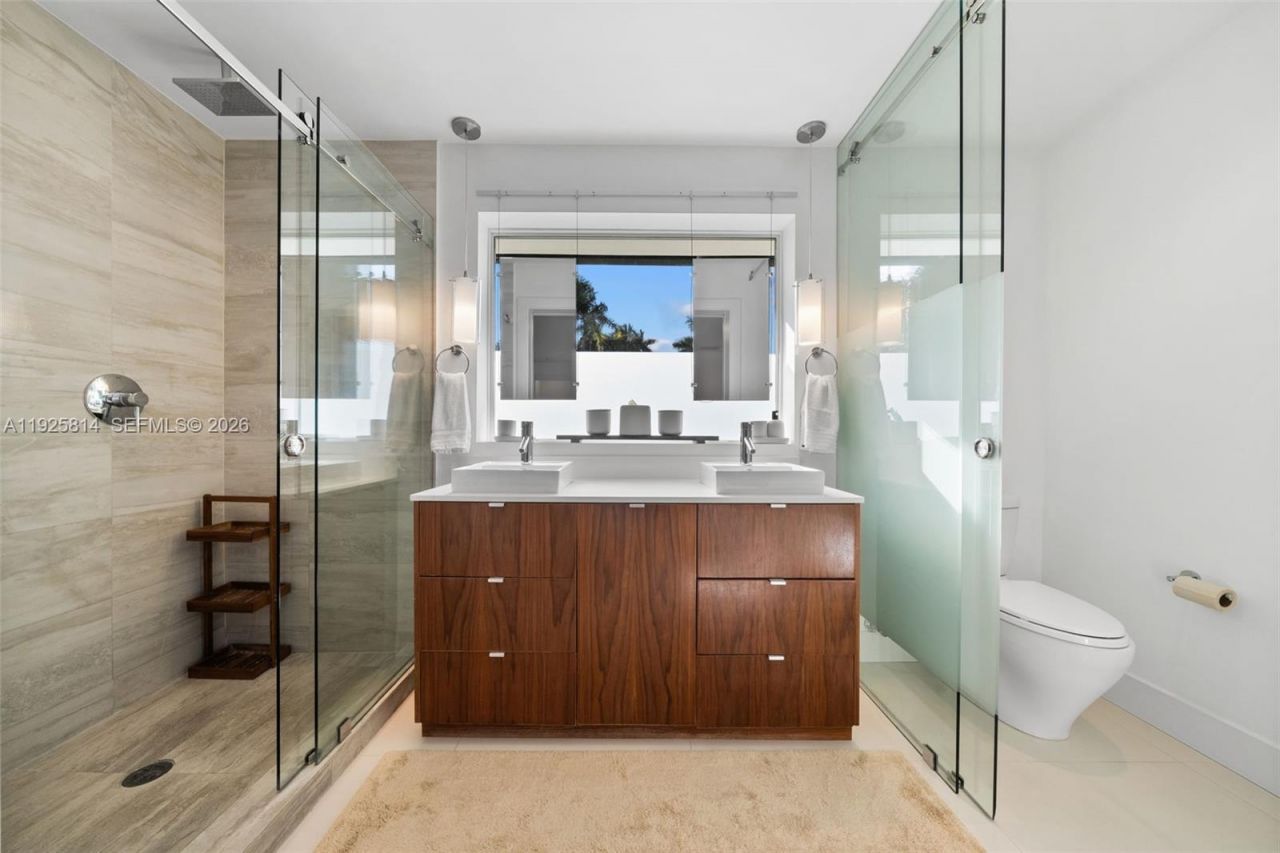 45 SW 19th Rd, Miami, FL 33129 Photo