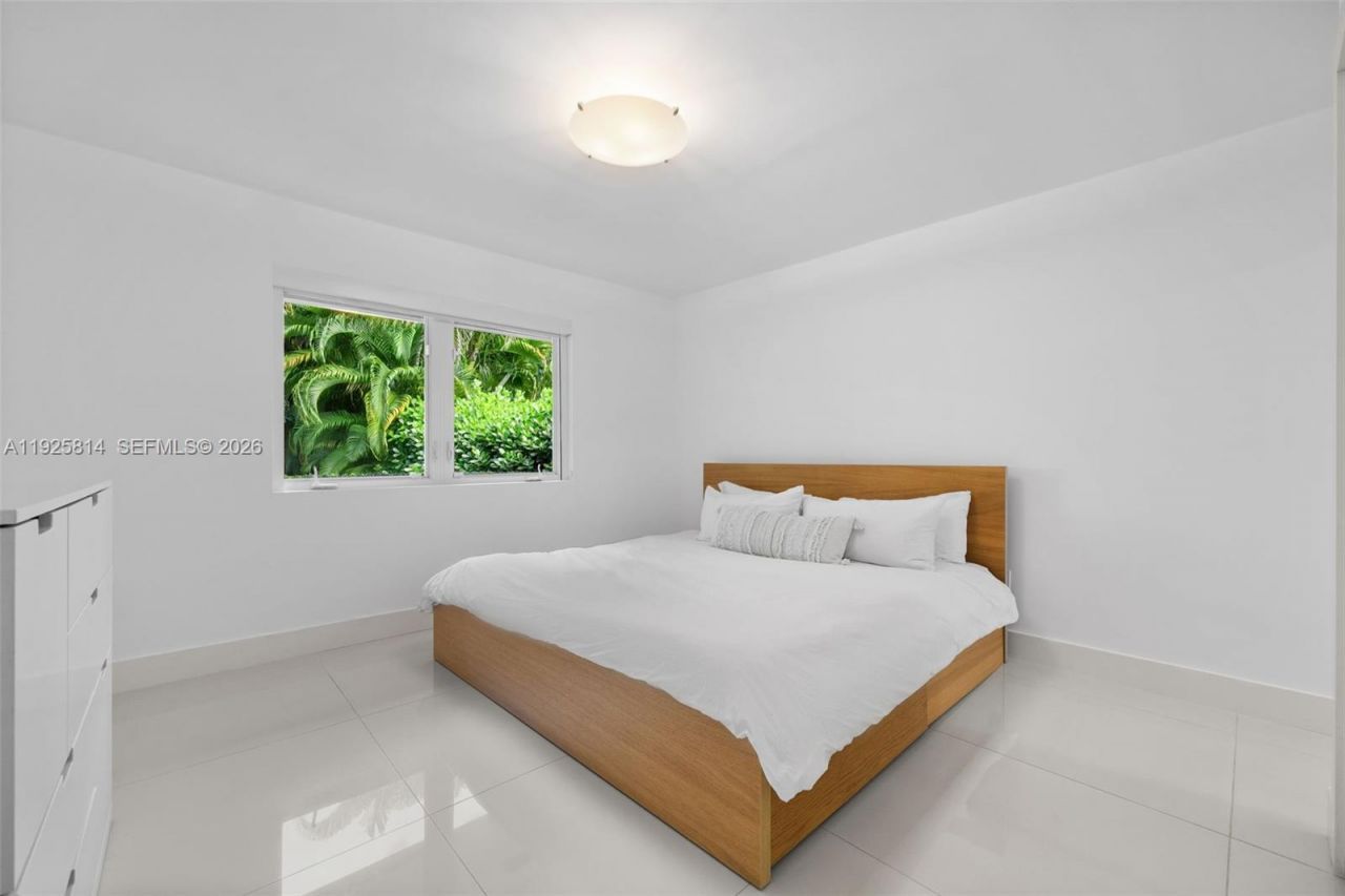 45 SW 19th Rd, Miami, FL 33129 Photo