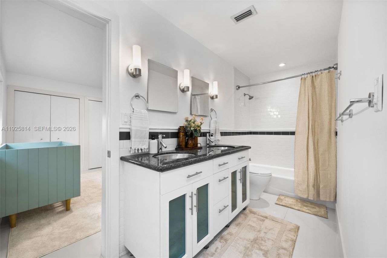 45 SW 19th Rd, Miami, FL 33129 Photo