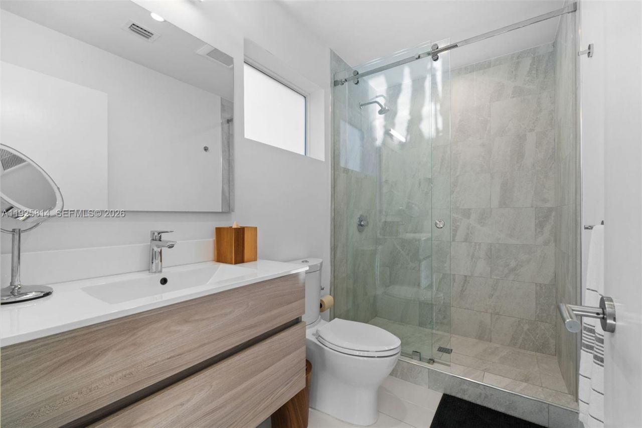 45 SW 19th Rd, Miami, FL 33129 Photo