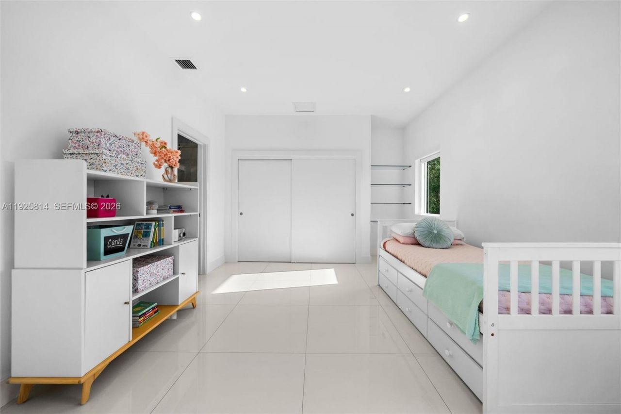 45 SW 19th Rd, Miami, FL 33129 Photo