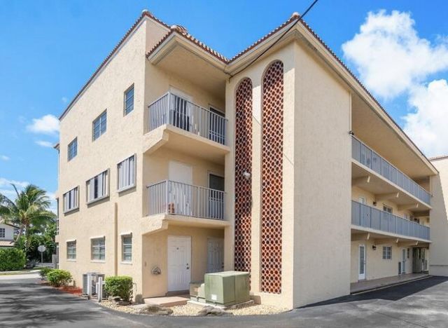 331 SW 8th Street, Unit 2-C-E, Boca Raton, FL 33432 Photo