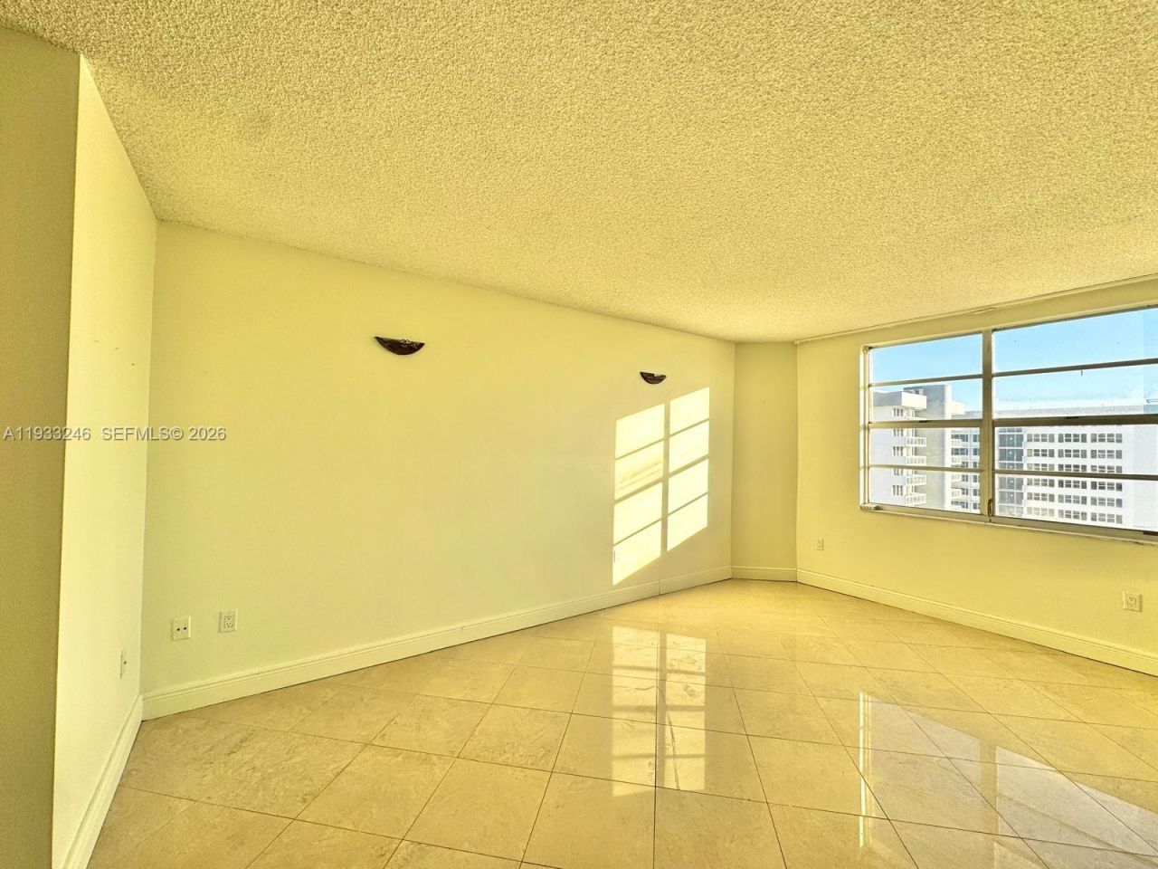 1980 S Ocean Dr, Unit 20Q, Hallandale Beach, FL 33009 Photo