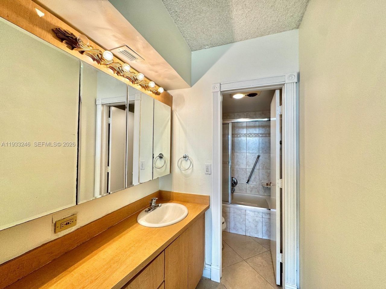 1980 S Ocean Dr, Unit 20Q, Hallandale Beach, FL 33009 Photo