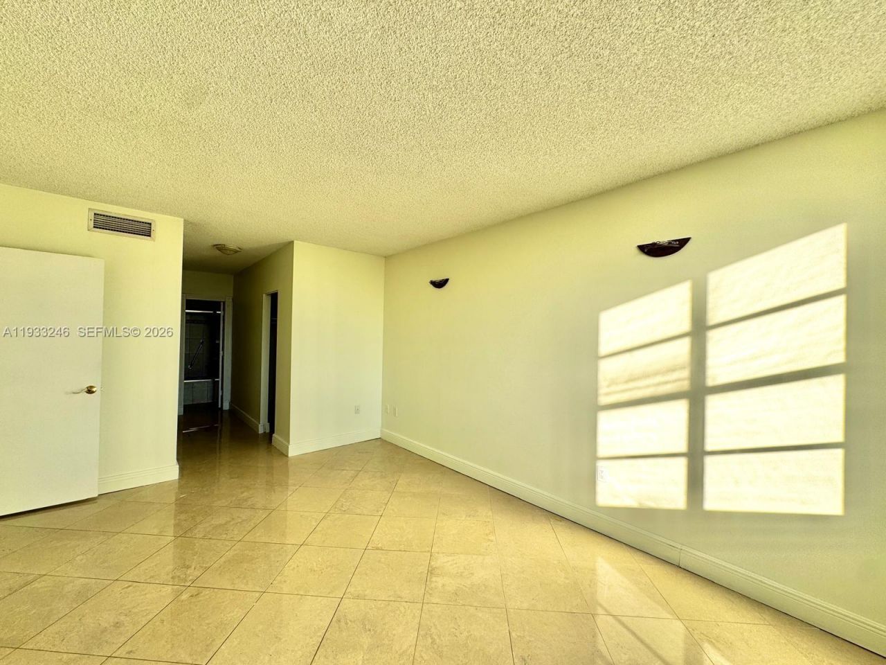 1980 S Ocean Dr, Unit 20Q, Hallandale Beach, FL 33009 Photo