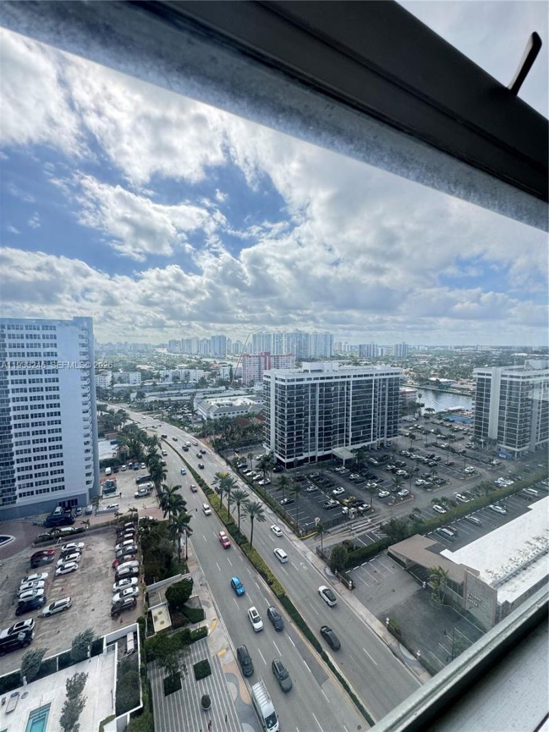 1980 S Ocean Dr, Unit 20Q, Hallandale Beach, FL 33009 Photo